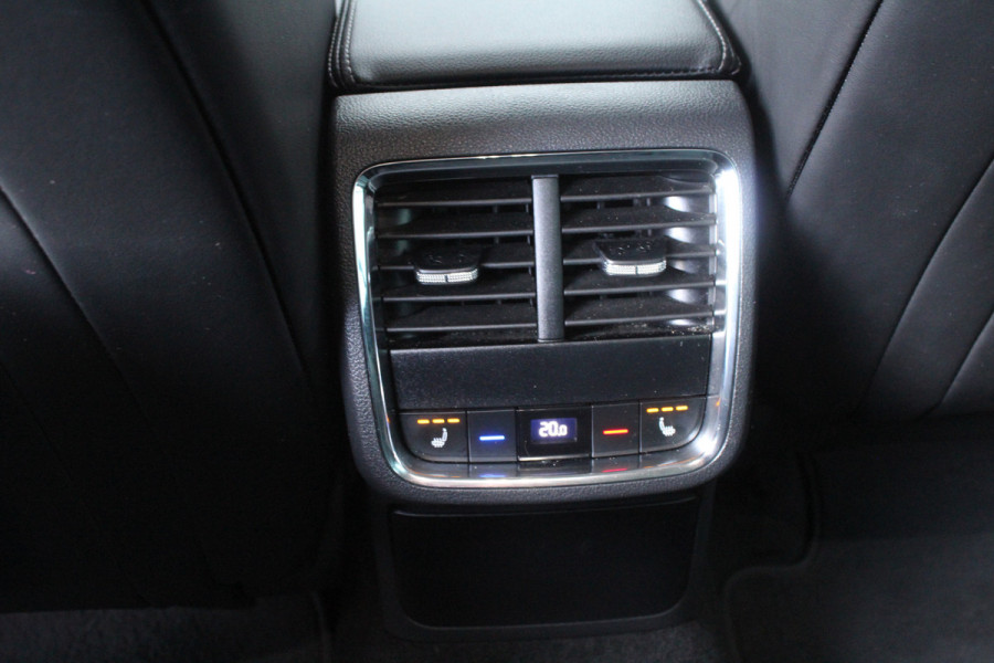 Škoda Octavia Combi 1.4 TSI 204pk iV PHEV Business Edition Plus Clima Cruise Navi Camera HUD 19"LMV El. Klep Škoda Octavia Combi 1.4 TSI 204pk iV PHEV Business Edition Plus Clima Cruise Navi Camera HUD 19"LMV El. Klep