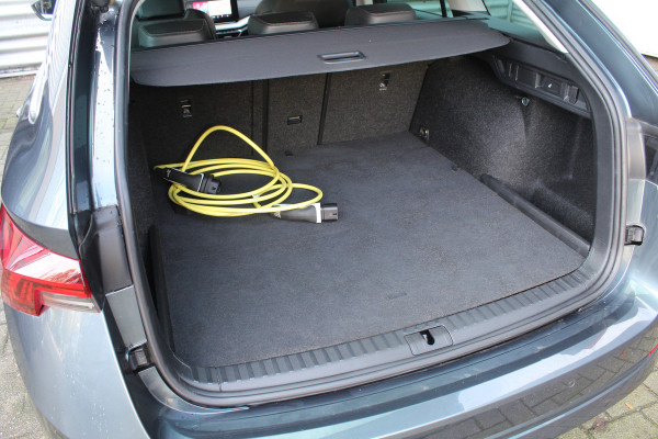 Škoda Octavia Combi 1.4 TSI 204pk iV PHEV Business Edition Plus Clima Cruise Navi Camera HUD 19"LMV El. Klep Škoda Octavia Combi 1.4 TSI 204pk iV PHEV Business Edition Plus Clima Cruise Navi Camera HUD 19"LMV El. Klep