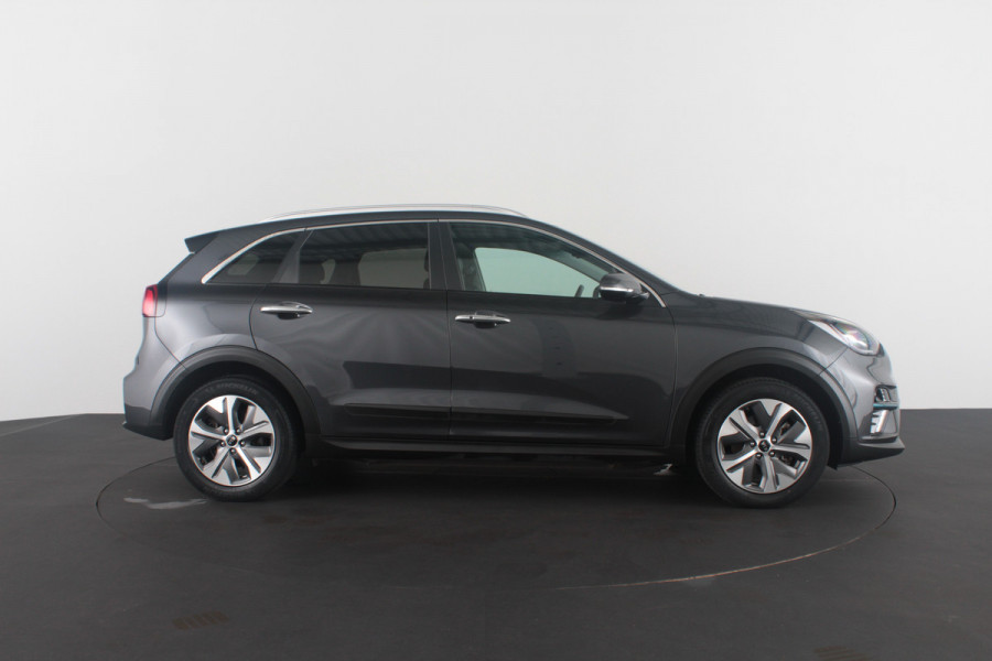 Kia e-Niro ExecutiveLine 64 kWh Leer/3-fase/schuifdak/JBL Audio