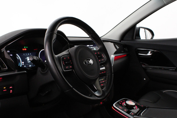 Kia e-Niro ExecutiveLine 64 kWh Leer/3-fase/schuifdak/JBL Audio