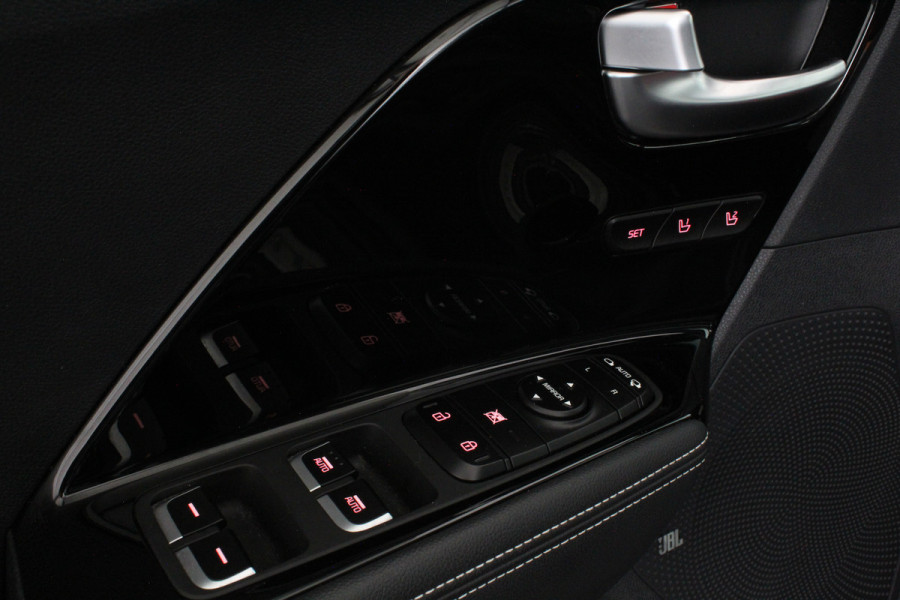 Kia e-Niro ExecutiveLine 64 kWh Leer/3-fase/schuifdak/JBL Audio