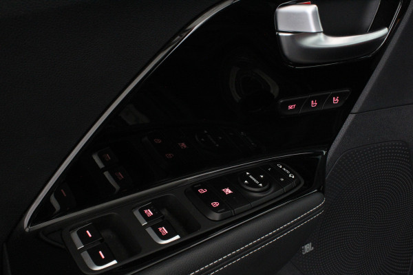 Kia e-Niro ExecutiveLine 64 kWh Leer/3-fase/schuifdak/JBL Audio