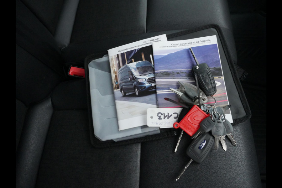 Ford Transit 2.0 TDCI 130PK, L4, Pickup, Airco, Open laadbak L*B*H = 420*210*40