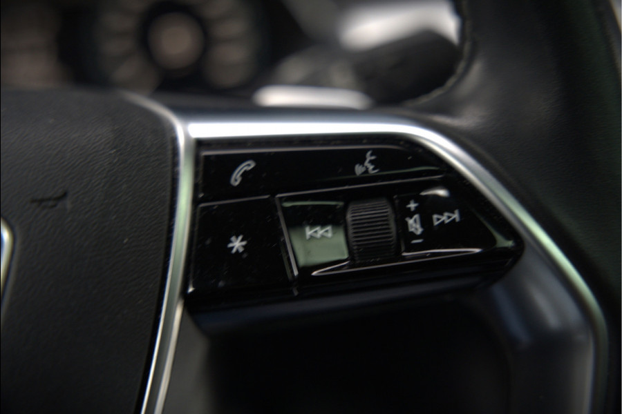 Audi e-tron Sportback 50 quattro S edition 71 kWh | S-Line | Black Edition | Panoramadak | Memory Seats | Luchtvering | Adaptive Cruise Control | Apple Carplay | Keyless | Matrix LED | Leder | Stoelverwarming | NAP | Audi e-tron Sportback 50 quattro S edition 71 kWh | S-Line | Black Edition | Panoramadak | Memory Seats | Luchtvering | Adaptive Cruise Control | Apple Carplay | Keyless | Matrix LED | Leder | Stoelverwarming | NAP |