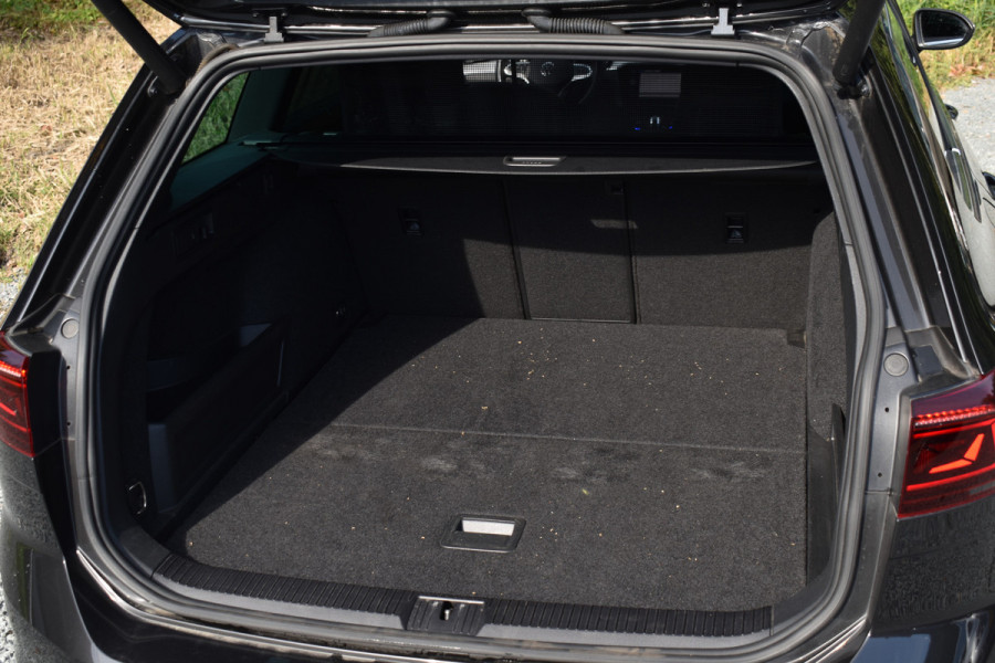 Volkswagen Passat Variant 218PK DSG HYBRID GTE BUSINESS TREKHAAK/IQ-LIGHT/VIRTUAL/LEDER