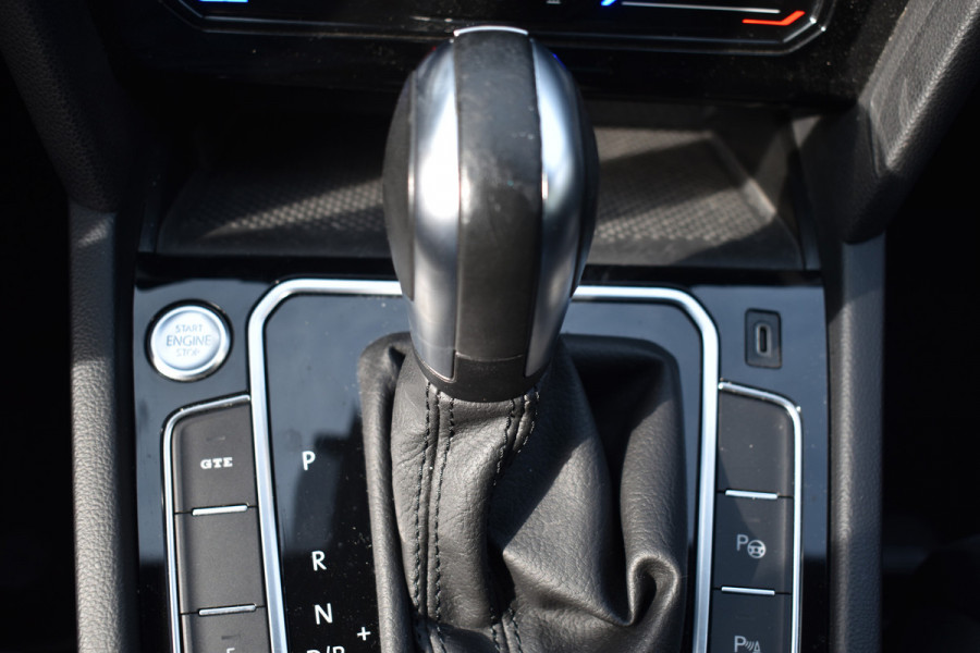 Volkswagen Passat Variant 218PK DSG HYBRID GTE BUSINESS TREKHAAK/IQ-LIGHT/VIRTUAL/LEDER