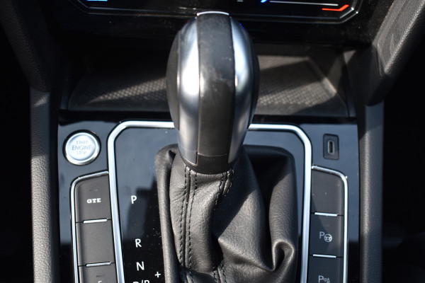 Volkswagen Passat Variant 218PK DSG HYBRID GTE BUSINESS TREKHAAK/IQ-LIGHT/VIRTUAL/LEDER