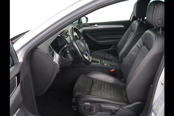 Volkswagen Passat 1.4 TSI PHEV GTE | Head-Up | Stoelverwarming | Trekhaak | Leder/Alcantara | Camera | Massage | Virtual Cockpit | Adaptive cruise | Matrix LED | Carplay | Side Assist | Navigatie | Plug In Volkswagen Passat 1.4 TSI PHEV GTE | Head-Up | Stoelverwarming | Trekhaak | Leder/Alcantara | Camera | Massage | Virtual Cockpit | Adaptive cruise | Matrix LED | Carplay | Side Assist | Navigatie | Plug In