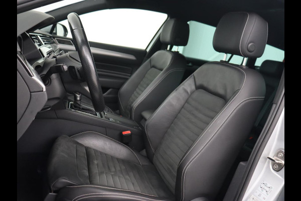 Volkswagen Passat 1.4 TSI PHEV GTE | Head-Up | Stoelverwarming | Trekhaak | Leder/Alcantara | Camera | Massage | Virtual Cockpit | Adaptive cruise | Matrix LED | Carplay | Side Assist | Navigatie | Plug In Volkswagen Passat 1.4 TSI PHEV GTE | Head-Up | Stoelverwarming | Trekhaak | Leder/Alcantara | Camera | Massage | Virtual Cockpit | Adaptive cruise | Matrix LED | Carplay | Side Assist | Navigatie | Plug In