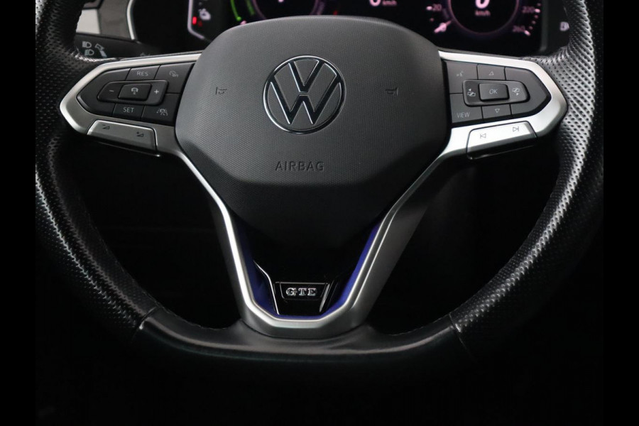Volkswagen Passat 1.4 TSI PHEV GTE | Head-Up | Stoelverwarming | Trekhaak | Leder/Alcantara | Camera | Massage | Virtual Cockpit | Adaptive cruise | Matrix LED | Carplay | Side Assist | Navigatie | Plug In Volkswagen Passat 1.4 TSI PHEV GTE | Head-Up | Stoelverwarming | Trekhaak | Leder/Alcantara | Camera | Massage | Virtual Cockpit | Adaptive cruise | Matrix LED | Carplay | Side Assist | Navigatie | Plug In