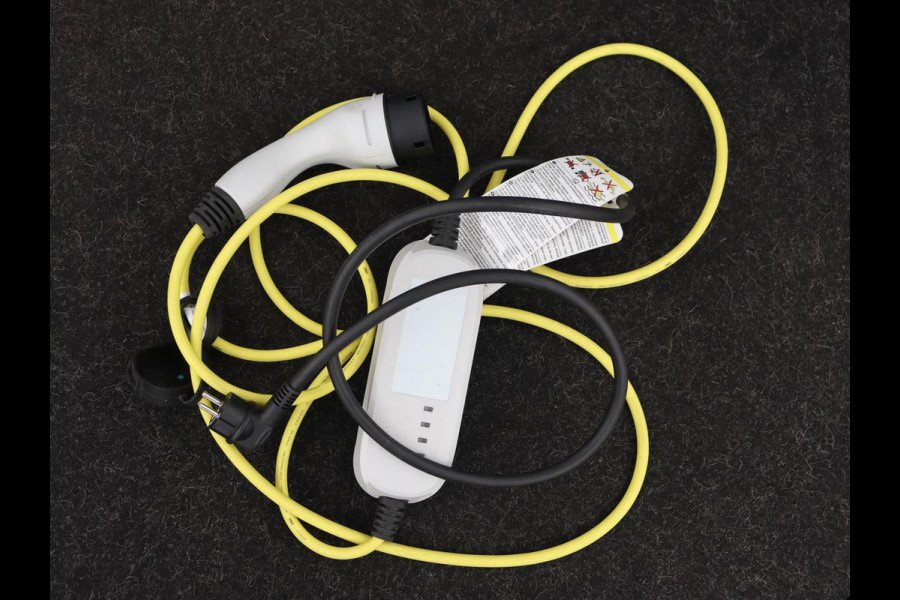 Volkswagen Passat 1.4 TSI PHEV GTE | Head-Up | Stoelverwarming | Trekhaak | Leder/Alcantara | Camera | Massage | Virtual Cockpit | Adaptive cruise | Matrix LED | Carplay | Side Assist | Navigatie | Plug In Volkswagen Passat 1.4 TSI PHEV GTE | Head-Up | Stoelverwarming | Trekhaak | Leder/Alcantara | Camera | Massage | Virtual Cockpit | Adaptive cruise | Matrix LED | Carplay | Side Assist | Navigatie | Plug In