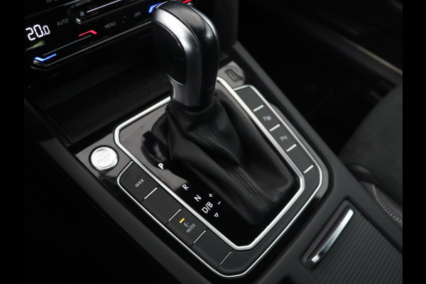 Volkswagen Passat 1.4 TSI PHEV GTE | Head-Up | Stoelverwarming | Trekhaak | Leder/Alcantara | Camera | Massage | Virtual Cockpit | Adaptive cruise | Matrix LED | Carplay | Side Assist | Navigatie | Plug In Volkswagen Passat 1.4 TSI PHEV GTE | Head-Up | Stoelverwarming | Trekhaak | Leder/Alcantara | Camera | Massage | Virtual Cockpit | Adaptive cruise | Matrix LED | Carplay | Side Assist | Navigatie | Plug In