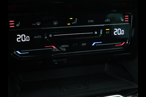 Volkswagen Passat 1.4 TSI PHEV GTE | Head-Up | Stoelverwarming | Trekhaak | Leder/Alcantara | Camera | Massage | Virtual Cockpit | Adaptive cruise | Matrix LED | Carplay | Side Assist | Navigatie | Plug In Volkswagen Passat 1.4 TSI PHEV GTE | Head-Up | Stoelverwarming | Trekhaak | Leder/Alcantara | Camera | Massage | Virtual Cockpit | Adaptive cruise | Matrix LED | Carplay | Side Assist | Navigatie | Plug In