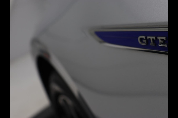 Volkswagen Passat 1.4 TSI PHEV GTE | Head-Up | Stoelverwarming | Trekhaak | Leder/Alcantara | Camera | Massage | Virtual Cockpit | Adaptive cruise | Matrix LED | Carplay | Side Assist | Navigatie | Plug In Volkswagen Passat 1.4 TSI PHEV GTE | Head-Up | Stoelverwarming | Trekhaak | Leder/Alcantara | Camera | Massage | Virtual Cockpit | Adaptive cruise | Matrix LED | Carplay | Side Assist | Navigatie | Plug In