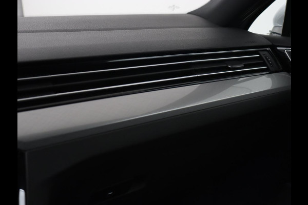 Volkswagen Passat 1.4 TSI PHEV GTE | Head-Up | Stoelverwarming | Trekhaak | Leder/Alcantara | Camera | Massage | Virtual Cockpit | Adaptive cruise | Matrix LED | Carplay | Side Assist | Navigatie | Plug In Volkswagen Passat 1.4 TSI PHEV GTE | Head-Up | Stoelverwarming | Trekhaak | Leder/Alcantara | Camera | Massage | Virtual Cockpit | Adaptive cruise | Matrix LED | Carplay | Side Assist | Navigatie | Plug In