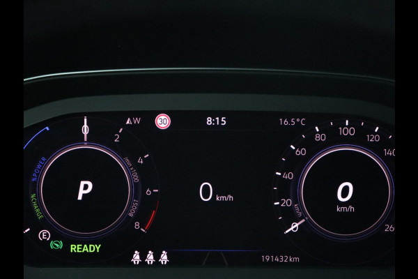 Volkswagen Passat 1.4 TSI PHEV GTE | Head-Up | Stoelverwarming | Trekhaak | Leder/Alcantara | Camera | Massage | Virtual Cockpit | Adaptive cruise | Matrix LED | Carplay | Side Assist | Navigatie | Plug In Volkswagen Passat 1.4 TSI PHEV GTE | Head-Up | Stoelverwarming | Trekhaak | Leder/Alcantara | Camera | Massage | Virtual Cockpit | Adaptive cruise | Matrix LED | Carplay | Side Assist | Navigatie | Plug In