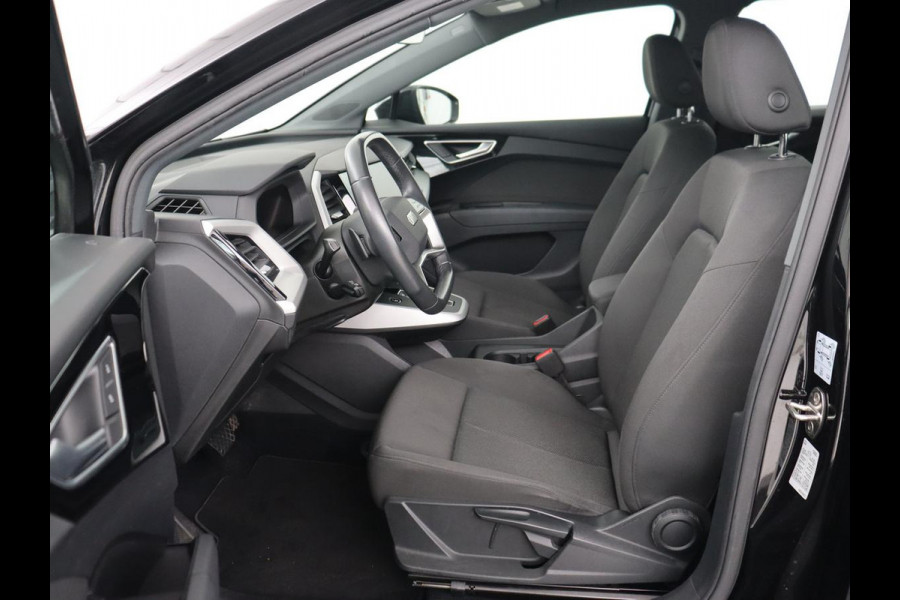 Audi Q4 e-tron 40 Launch Edition 77 kWh | Trekhaak | Warmtepomp | Stoelverwarming | Adaptive cruise | Camera | Carplay | Navigatie | Full LED | Virtual Cockpit