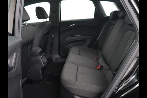 Audi Q4 e-tron 40 Launch Edition 77 kWh | Trekhaak | Warmtepomp | Stoelverwarming | Adaptive cruise | Camera | Carplay | Navigatie | Full LED | Virtual Cockpit
