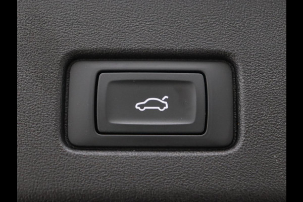 Audi Q4 e-tron 40 Launch Edition 77 kWh | Trekhaak | Warmtepomp | Stoelverwarming | Adaptive cruise | Camera | Carplay | Navigatie | Full LED | Virtual Cockpit