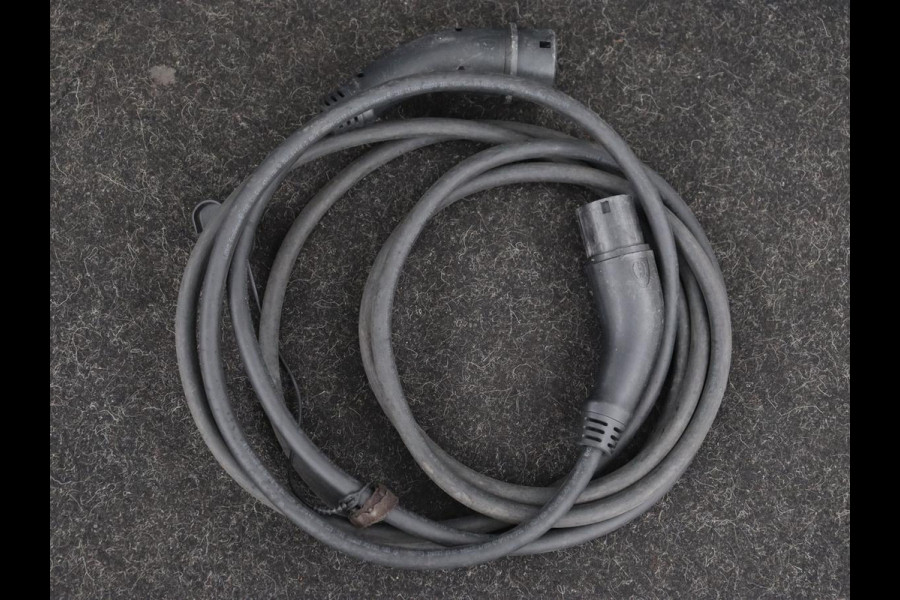 Audi Q4 e-tron 40 Launch Edition 77 kWh | Trekhaak | Warmtepomp | Stoelverwarming | Adaptive cruise | Camera | Carplay | Navigatie | Full LED | Virtual Cockpit