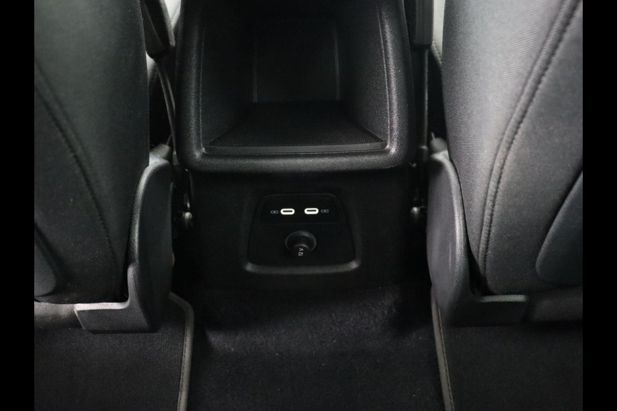 Audi Q4 e-tron 40 Launch Edition 77 kWh | Trekhaak | Warmtepomp | Stoelverwarming | Adaptive cruise | Camera | Carplay | Navigatie | Full LED | Virtual Cockpit