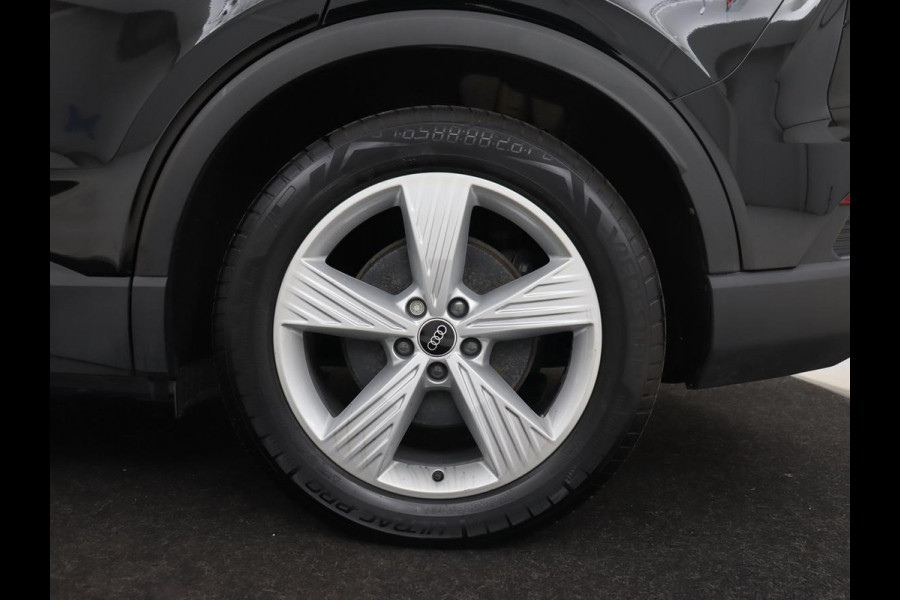 Audi Q4 e-tron 40 Launch Edition 77 kWh | Trekhaak | Warmtepomp | Stoelverwarming | Adaptive cruise | Camera | Carplay | Navigatie | Full LED | Virtual Cockpit