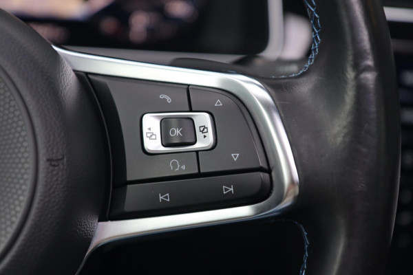 Volkswagen Golf 1.4 TSI PHEV GTE / PANODAK / KEYLESS / ACC / CAMERA / DODEHOEK Volkswagen Golf 1.4 TSI PHEV GTE / PANODAK / KEYLESS / ACC / CAMERA / DODEHOEK