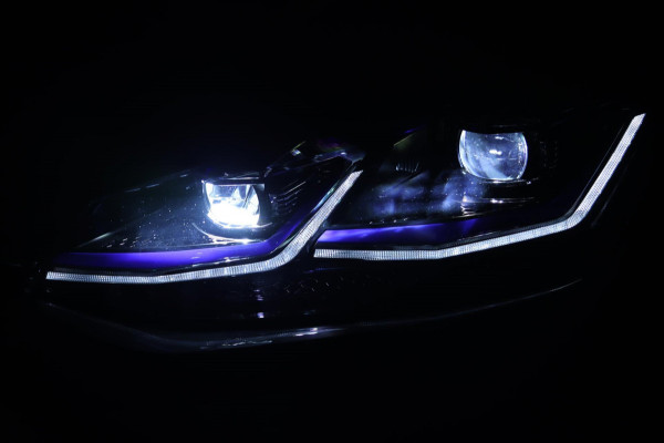 Volkswagen Golf 1.4 TSI PHEV GTE / PANODAK / KEYLESS / ACC / CAMERA / DODEHOEK Volkswagen Golf 1.4 TSI PHEV GTE / PANODAK / KEYLESS / ACC / CAMERA / DODEHOEK