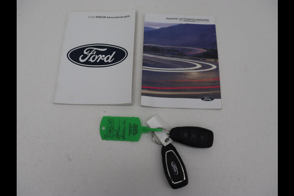 Ford Focus 1.0 EcoBoost Hybrid ST Line Style | Stoel & stuurverwarming | Camera | Park Assist | Carplay | Full LED | Navigatie | Keyless | Climate control Ford Focus 1.0 EcoBoost Hybrid ST Line Style | Stoel & stuurverwarming | Camera | Park Assist | Carplay | Full LED | Navigatie | Keyless | Climate control