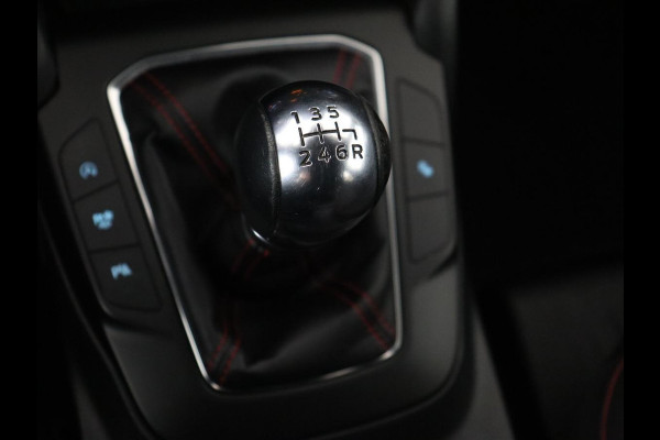 Ford Focus 1.0 EcoBoost Hybrid ST Line Style | Stoel & stuurverwarming | Camera | Park Assist | Carplay | Full LED | Navigatie | Keyless | Climate control Ford Focus 1.0 EcoBoost Hybrid ST Line Style | Stoel & stuurverwarming | Camera | Park Assist | Carplay | Full LED | Navigatie | Keyless | Climate control