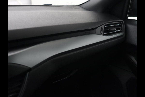 Ford Focus 1.0 EcoBoost Hybrid ST Line Style | Stoel & stuurverwarming | Camera | Park Assist | Carplay | Full LED | Navigatie | Keyless | Climate control Ford Focus 1.0 EcoBoost Hybrid ST Line Style | Stoel & stuurverwarming | Camera | Park Assist | Carplay | Full LED | Navigatie | Keyless | Climate control