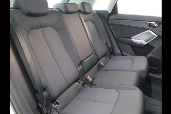 Audi Q3 35 TFSI Business Edition 150pk S-tronic | 18'LM-velgen| Navigatie | verwarmde voorstoelen | Adaptive cruise controle