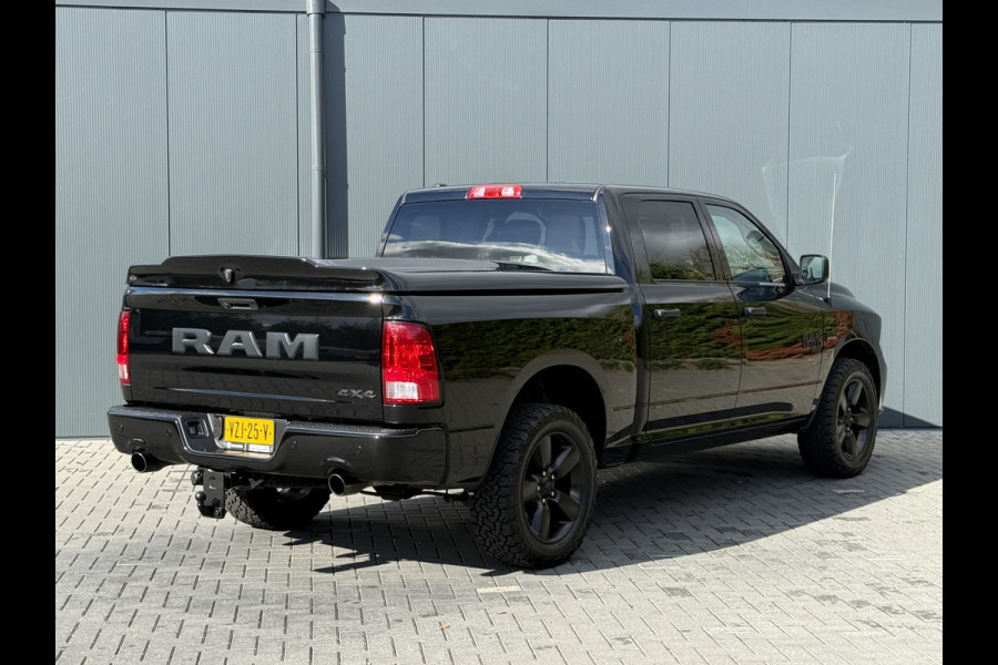 Dodge Ram 1500 5.7 V8 CLASSIC NIGHT 4x4 / LEDER / BPM VRIJ / 1e EIG. / CAMERA / 6-PERS / NAVI / 3.5T TREKHAAK Dodge Ram 1500 5.7 V8 CLASSIC NIGHT 4x4 / LEDER / BPM VRIJ / 1e EIG. / CAMERA / 6-PERS / NAVI / 3.5T TREKHAAK