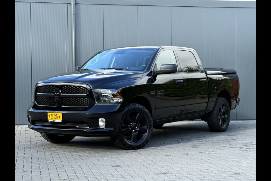 Dodge Ram 1500 5.7 V8 CLASSIC NIGHT 4x4 / LEDER / BPM VRIJ / 1e EIG. / CAMERA / 6-PERS / NAVI / 3.5T TREKHAAK Dodge Ram 1500 5.7 V8 CLASSIC NIGHT 4x4 / LEDER / BPM VRIJ / 1e EIG. / CAMERA / 6-PERS / NAVI / 3.5T TREKHAAK