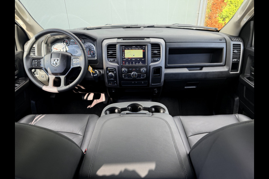 Dodge Ram 1500 5.7 V8 CLASSIC NIGHT 4x4 / LEDER / BPM VRIJ / 1e EIG. / CAMERA / 6-PERS / NAVI / 3.5T TREKHAAK Dodge Ram 1500 5.7 V8 CLASSIC NIGHT 4x4 / LEDER / BPM VRIJ / 1e EIG. / CAMERA / 6-PERS / NAVI / 3.5T TREKHAAK