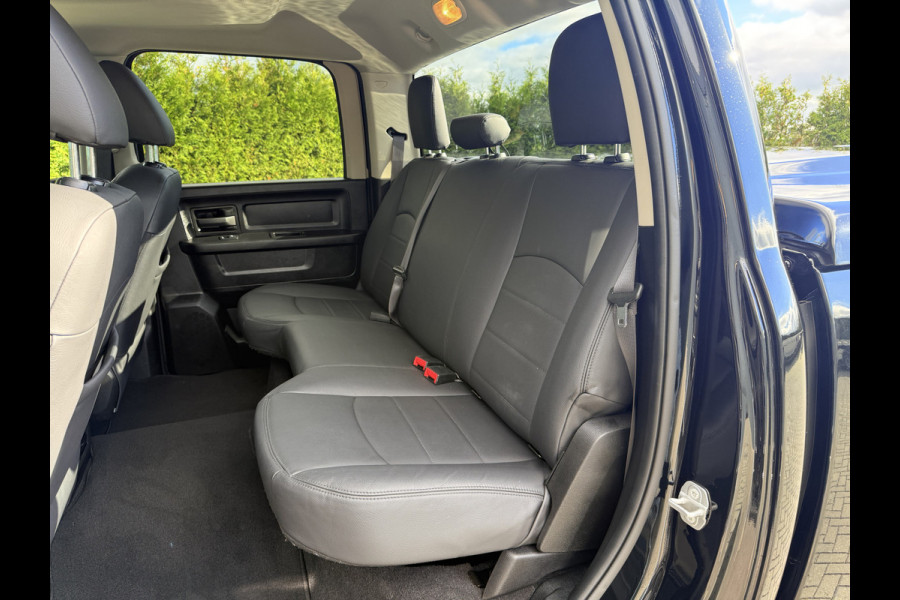 Dodge Ram 1500 5.7 V8 CLASSIC NIGHT 4x4 / LEDER / BPM VRIJ / 1e EIG. / CAMERA / 6-PERS / NAVI / 3.5T TREKHAAK Dodge Ram 1500 5.7 V8 CLASSIC NIGHT 4x4 / LEDER / BPM VRIJ / 1e EIG. / CAMERA / 6-PERS / NAVI / 3.5T TREKHAAK