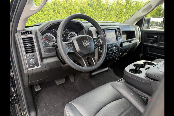 Dodge Ram 1500 5.7 V8 CLASSIC NIGHT 4x4 / LEDER / BPM VRIJ / 1e EIG. / CAMERA / 6-PERS / NAVI / 3.5T TREKHAAK Dodge Ram 1500 5.7 V8 CLASSIC NIGHT 4x4 / LEDER / BPM VRIJ / 1e EIG. / CAMERA / 6-PERS / NAVI / 3.5T TREKHAAK