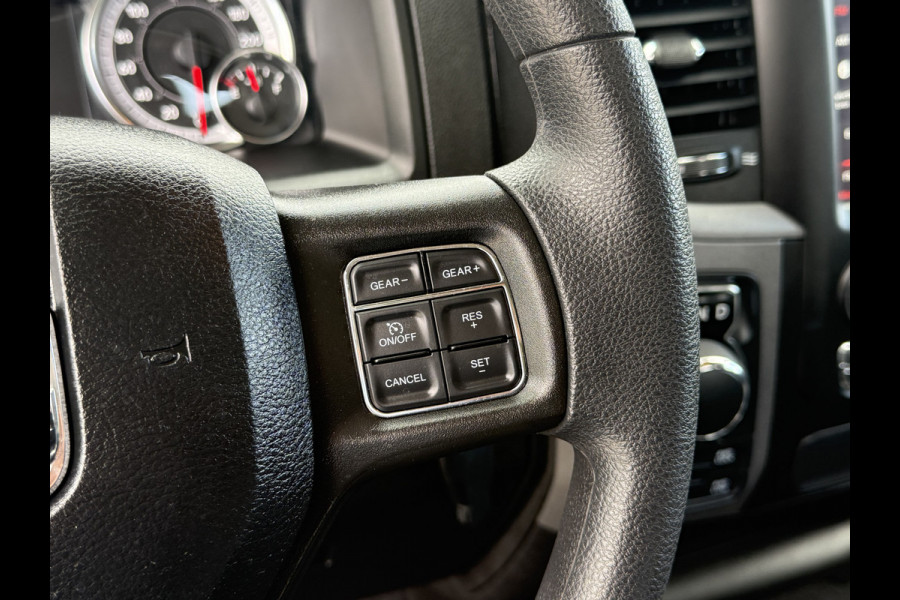 Dodge Ram 1500 5.7 V8 CLASSIC NIGHT 4x4 / LEDER / BPM VRIJ / 1e EIG. / CAMERA / 6-PERS / NAVI / 3.5T TREKHAAK Dodge Ram 1500 5.7 V8 CLASSIC NIGHT 4x4 / LEDER / BPM VRIJ / 1e EIG. / CAMERA / 6-PERS / NAVI / 3.5T TREKHAAK