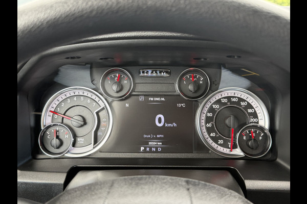 Dodge Ram 1500 5.7 V8 CLASSIC NIGHT 4x4 / LEDER / BPM VRIJ / 1e EIG. / CAMERA / 6-PERS / NAVI / 3.5T TREKHAAK Dodge Ram 1500 5.7 V8 CLASSIC NIGHT 4x4 / LEDER / BPM VRIJ / 1e EIG. / CAMERA / 6-PERS / NAVI / 3.5T TREKHAAK