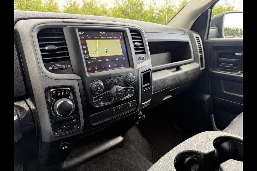Dodge Ram 1500 5.7 V8 CLASSIC NIGHT 4x4 / LEDER / BPM VRIJ / 1e EIG. / CAMERA / 6-PERS / NAVI / 3.5T TREKHAAK Dodge Ram 1500 5.7 V8 CLASSIC NIGHT 4x4 / LEDER / BPM VRIJ / 1e EIG. / CAMERA / 6-PERS / NAVI / 3.5T TREKHAAK