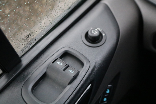 Ford Transit Custom 2.0 TDci 130pk L2 H1 Limited Ford Transit Custom 2.0 TDci 130pk L2 H1 Limited