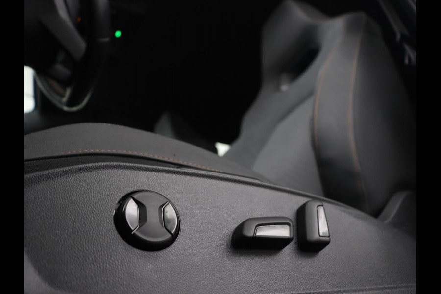 CUPRA Born Performance One 62 kWh | Stoel & stuurverwarming | Massage | Camera | Adaptive cruise | Carplay | Keyless | Navigatie CUPRA Born Performance One 62 kWh | Stoel & stuurverwarming | Massage | Camera | Adaptive cruise | Carplay | Keyless | Navigatie