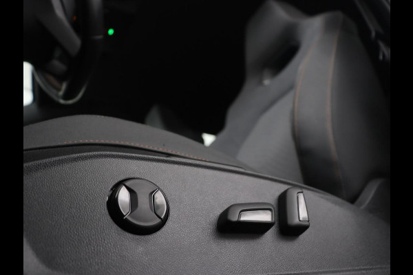 CUPRA Born Performance One 62 kWh | Stoel & stuurverwarming | Massage | Camera | Adaptive cruise | Carplay | Keyless | Navigatie CUPRA Born Performance One 62 kWh | Stoel & stuurverwarming | Massage | Camera | Adaptive cruise | Carplay | Keyless | Navigatie