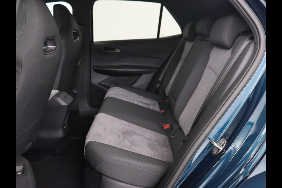 CUPRA Born Performance One 62 kWh | Stoel & stuurverwarming | Massage | Camera | Adaptive cruise | Carplay | Keyless | Navigatie CUPRA Born Performance One 62 kWh | Stoel & stuurverwarming | Massage | Camera | Adaptive cruise | Carplay | Keyless | Navigatie