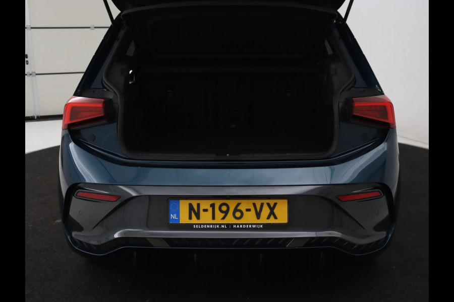 CUPRA Born Performance One 62 kWh | Stoel & stuurverwarming | Massage | Camera | Adaptive cruise | Carplay | Keyless | Navigatie CUPRA Born Performance One 62 kWh | Stoel & stuurverwarming | Massage | Camera | Adaptive cruise | Carplay | Keyless | Navigatie