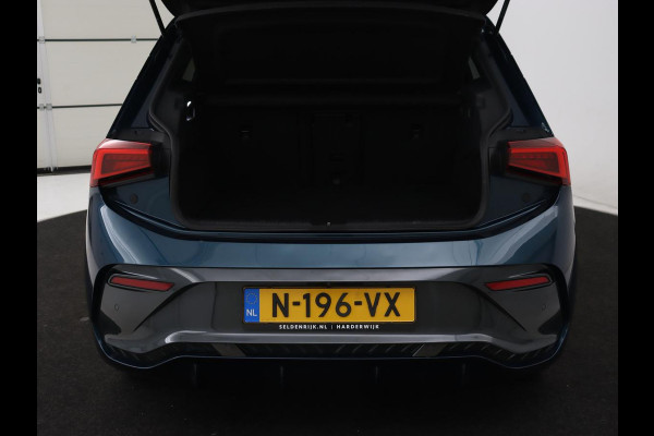 CUPRA Born Performance One 62 kWh | Stoel & stuurverwarming | Massage | Camera | Adaptive cruise | Carplay | Keyless | Navigatie CUPRA Born Performance One 62 kWh | Stoel & stuurverwarming | Massage | Camera | Adaptive cruise | Carplay | Keyless | Navigatie