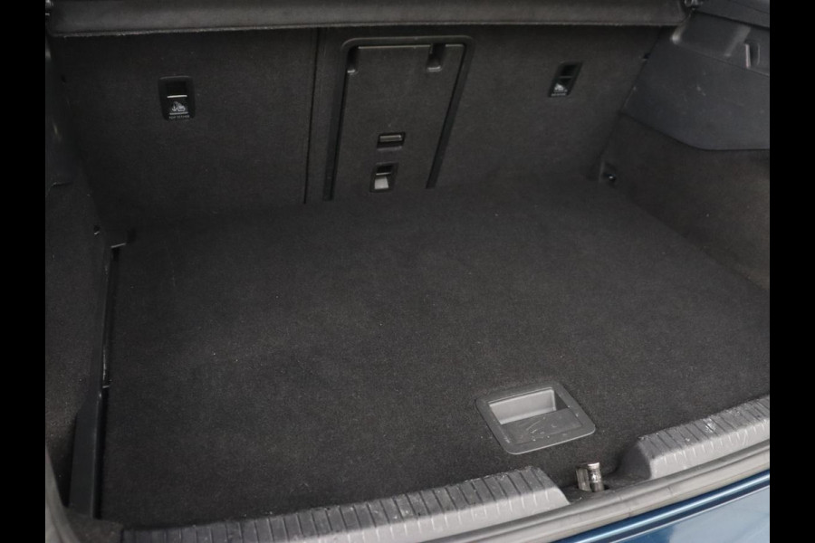 CUPRA Born Performance One 62 kWh | Stoel & stuurverwarming | Massage | Camera | Adaptive cruise | Carplay | Keyless | Navigatie CUPRA Born Performance One 62 kWh | Stoel & stuurverwarming | Massage | Camera | Adaptive cruise | Carplay | Keyless | Navigatie