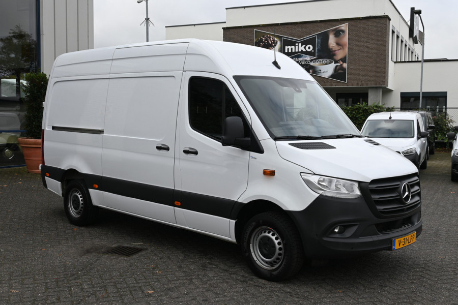 Mercedes-Benz Sprinter 317 CDI L2H2 360 Graden camera, Geveerde stoel, Navigatie Mercedes-Benz Sprinter 317 CDI L2H2 360 Graden camera, Geveerde stoel, Navigatie