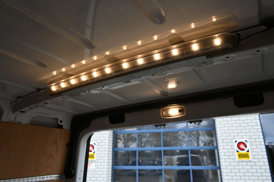 Mercedes-Benz Sprinter 317 CDI L2H2 360 Graden camera, Geveerde stoel, Navigatie Mercedes-Benz Sprinter 317 CDI L2H2 360 Graden camera, Geveerde stoel, Navigatie