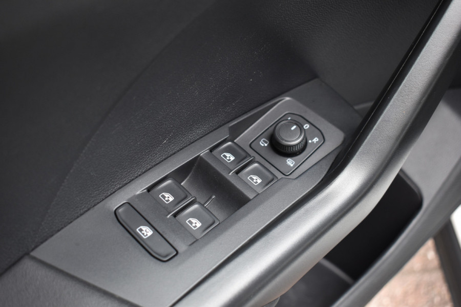 Volkswagen T-Cross 1.0 TSI Life Automaat Keyless/apple carplay/Stoelverwarming rijklaarprijs